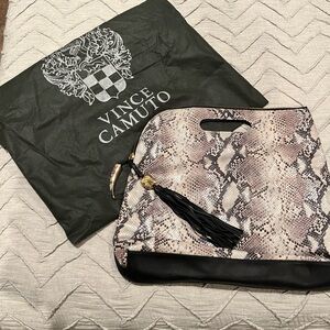 Vince Camuto* New without tags Mint Condition* Clutch Handbag